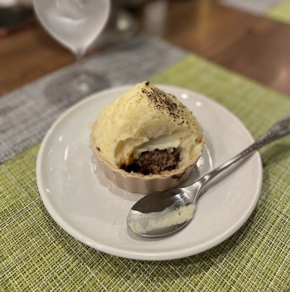 【コース限定の逸品】熱々！とろ～り♪フランスの家庭料理『アッシパルマンティエ』