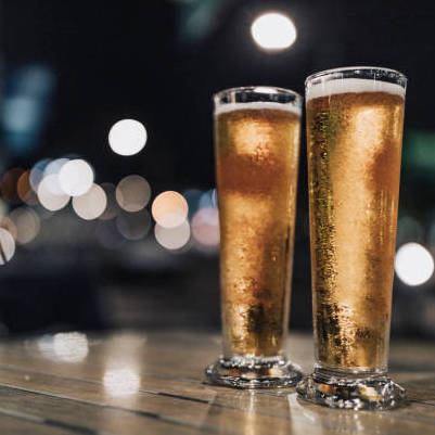 【不限時】約20種主廚特製菜餚【無限量暢吃】+高級麥芽高球等【無限量暢飲】⇒ 5,500日元