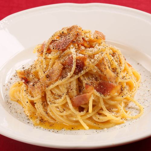 Carbonara Spaghetti with Italian Pancetta