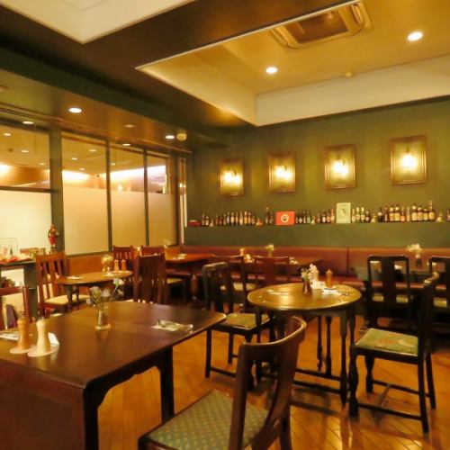 本場感あるパブ空間