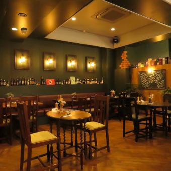 店内貸切は最大29名様まで対応可能。人数や利用シーンに応じて柔軟に対応いたしますので、宴会やパーティーはお気軽にご相談ください。