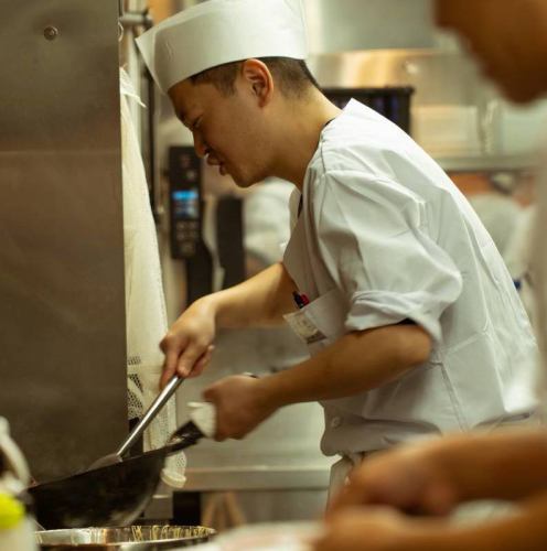 ランチ営業しています。