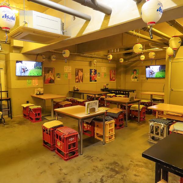 地下のお部屋は、宴会向きのプライベート空間を提供しています。6名様以上から貸切宴会が可能で、周りを気にせずお楽しみいただけます。会社の飲み会や友達との集まり、どちらにも最適。お店のテーブルレイアウトの変更も承っておりますので、気軽にご相談ください◎