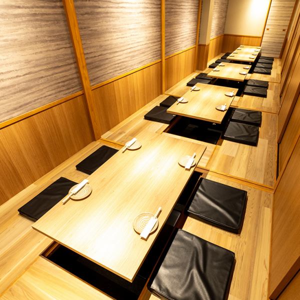 We have private rooms to suit the number of people.Pair seats are also available.We also have a banquet hall for up to 64 people ☆ The calm space can be used not only for banquets but also for various occasions such as girls' night out, group parties ★ #Higashiokazaki #Kariya #Kariya Station #Izakaya #Chiryu #Okazaki #Anjo #Private room #Lunch #Yakitori #All-you-can-drink #Otsunabe