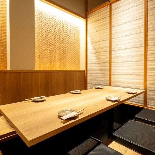 We will welcome you in a completely private room with a sunken kotatsu.
