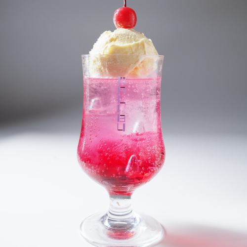 マリブクリームソーダ(イチゴ)