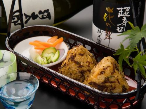Chirimen fried rice ball (2 pieces)