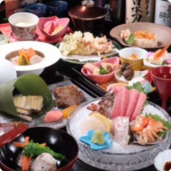 【춘란 코스】선어 모듬, 장어 백구이, 흑모 와규 니시쿄야키, 차 새우 천부라 등 전 9품 13200엔(부가세 포함)