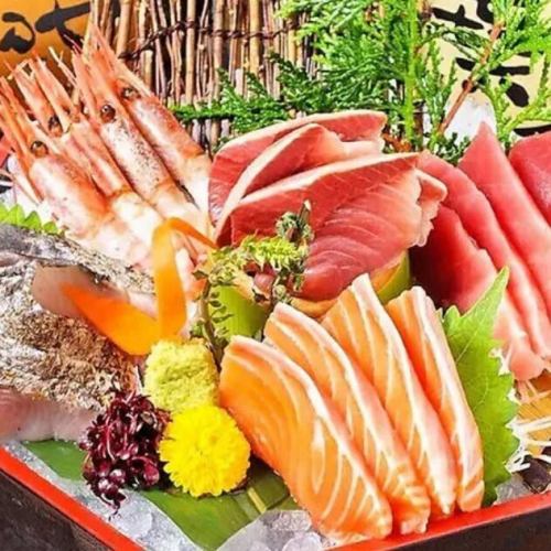 Assortment of five pieces of sashimi