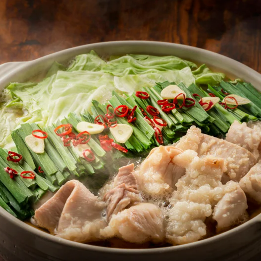 名物!椿の絶品鍋や地鶏料理をご堪能【NEWOPEN価格】もつ鍋や焼き鳥、お寿司など全35品食べ放題【2500円】