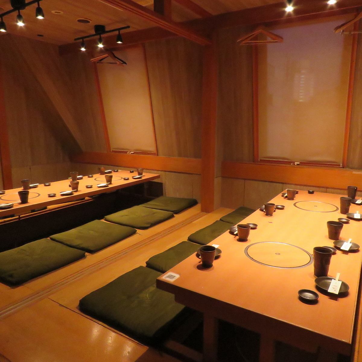 The spacious interior is perfect for private reservations! Please feel free to contact us★