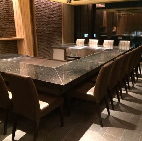 [All seats are open kitchen and counter] We have an atmospheric open counter♪ This is a seating that gives you a real sense of presence, allowing you to see the skills of our craftsmen first-hand.Would you like to make this a special memory?