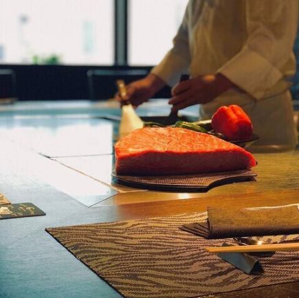 Perfect for celebrations and entertaining♪ [A5 Japanese Black Beef Steak and Abalone Teppanyaki Course] {8 dishes total}