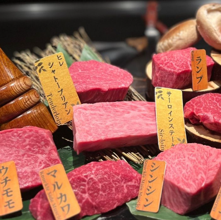 An additional free A5 Kuroge Wagyu steak, carefully selected from the competition