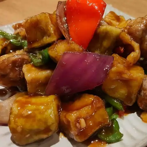 ラム肉の角切りとなす炒め