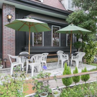 森林にたたずむリゾート感あふれる雰囲気の洋館　※お部屋は3ブース（30名×２・10名×１）