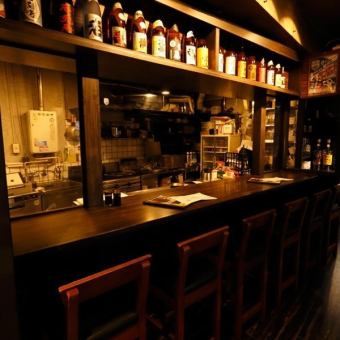 ひとり飲み歓迎！店長と話しながら楽しく飲みたい方♪隣合わせで語り合いたい方にも◎.