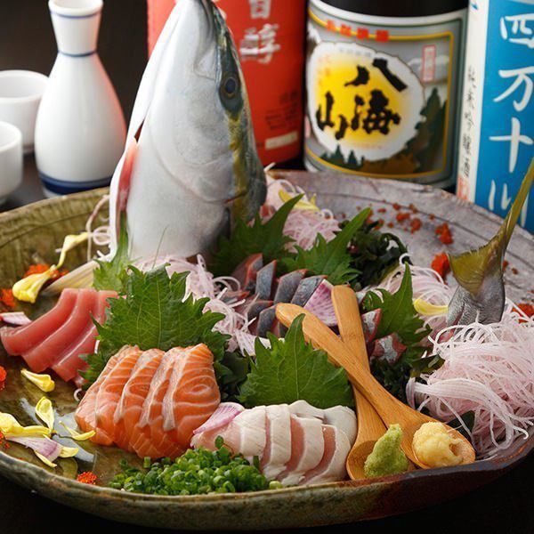 "Seasonal fish and chicken sashimi" "Seasonal fish two kinds" "Seafood beach grilled"