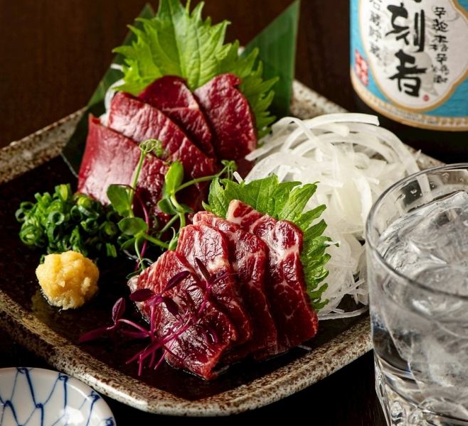 ≪鮮度が命！≫【栄養たっぷり、男女問わず人気の逸品】馬刺し1089円(税込)～