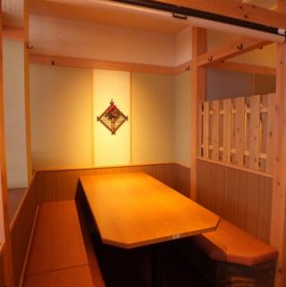 気の温もり感じる店内。居心地がよく、ついつい長居しちゃいそう…。コースも多数ご用意しております！