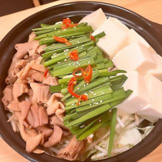 Motsunabe (soy sauce hotpot) (1 serving)