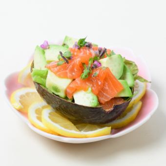 Grilled salmon avocado salad