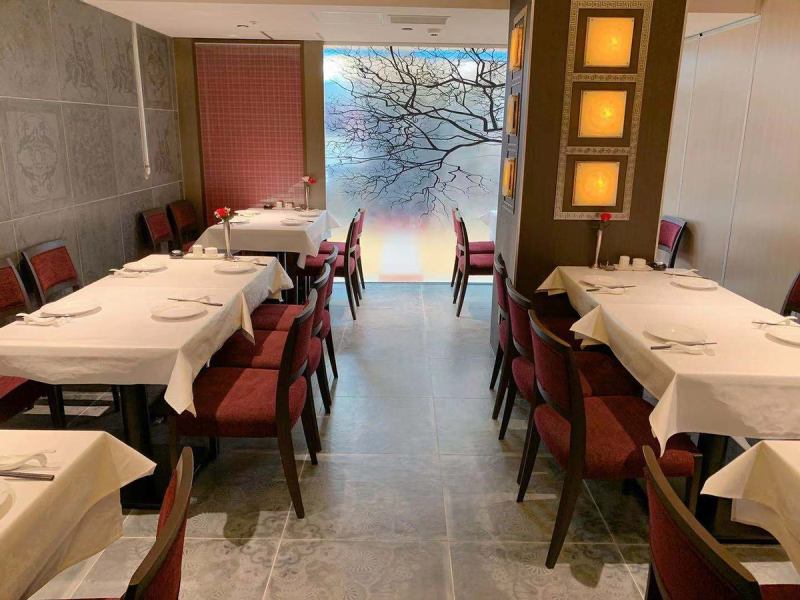 Kawafu的餐厅有200个座位，可用于约会、公司聚会、同学聚会等大型酒会。