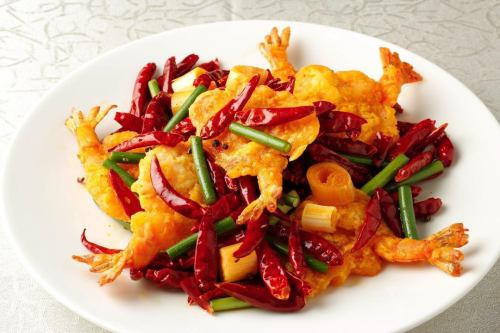 Sichuan-style spicy stir-fried shrimp