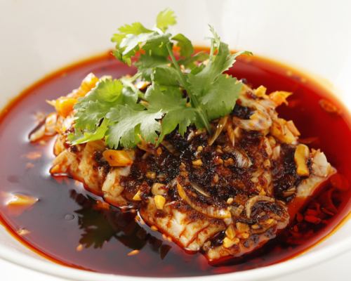 Steamed chicken with Sichuan-style spicy sauce