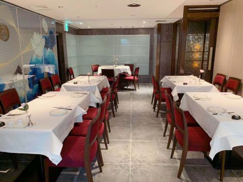Private room for up to 32 people with 8 seats x 4 tables
