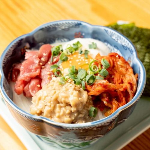 馬肉ばくだん(馬肉×納豆×キムチ×山芋×卵黄)