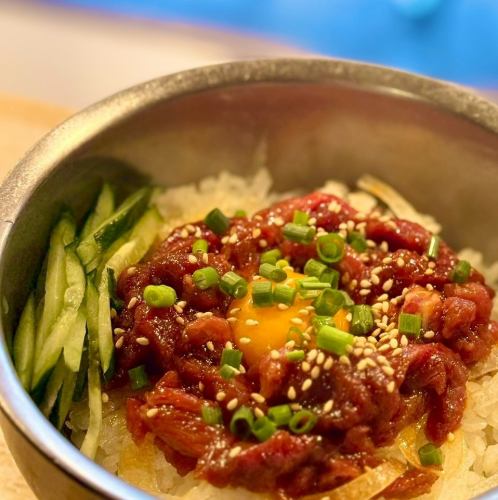 馬肉ユッケ丼