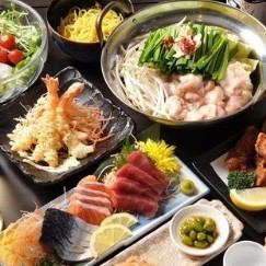 [4,000 yen offal hotpot course] Includes 120 minutes of all-you-can-drink! Offal hotpot (rich soy sauce flavor), sashimi platter, and 7 other dishes for 4,000 yen (tax included)