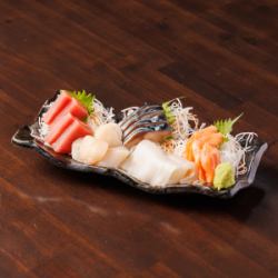 Assortment of 5 kinds of sashimi