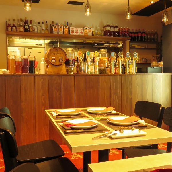 間近で調理しているところが見れるテーブル席となっています♪女子会・懇親会・2次会・合コン・会社宴会など各種でご活用下さい!ワンフロワー、貸し切りOK!!