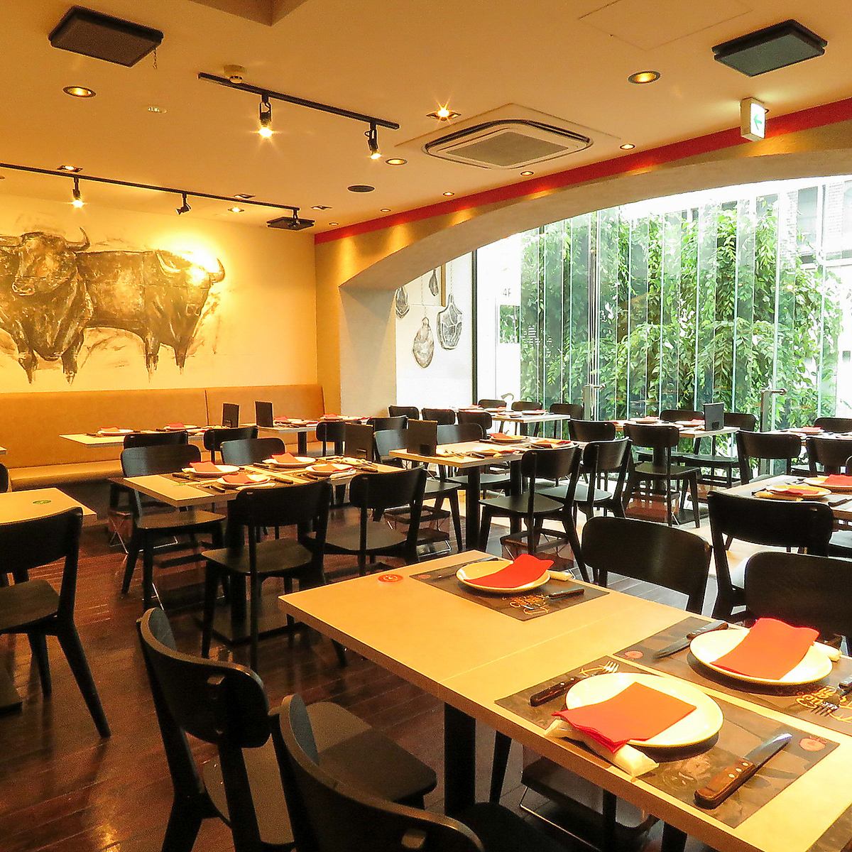 68名様まで着席可！ご宴会、二次会にも最適