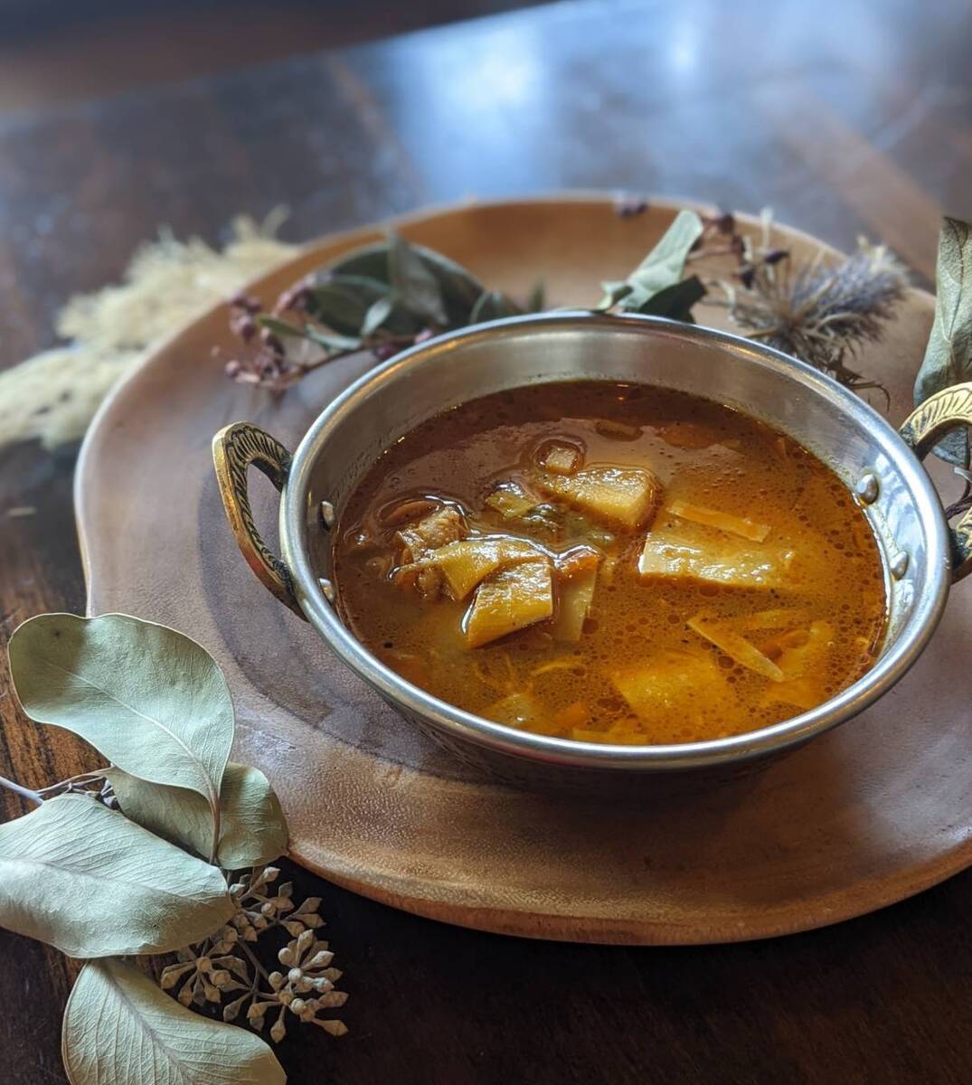 Bamboo shoot chicken curry