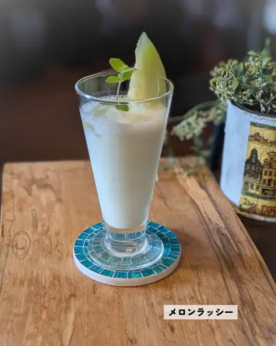 限时优惠，9月8日至12日 @e_masala
各种独特的尼泊尔菜肴！

意大利熏火腿配无花果和蓝纹奶酪烤饼
・PaniPri
・Sadeco Pangra
・大提琴
• 各式甜点（印度冰淇淋、脆脆饼、迈索尔帕克、莲子）
Gundruk 和豆类零食
香辣炒毛豆
・千浦（干米）
帕可拉（炸豆）
尼泊尔开胃菜拼盘
玛萨拉帕帕德
甜瓜酸奶昔
• 提供多种印度葡萄酒（按杯出售）

❖▓❖▓❖▓❖▓❖
E Masala 15周年庆典活动🎉
~Anniversary dinner party~

时间：9月8日（周二）至12日（周六）
营业时间：17:00 - 22:00 *最后点餐时间 21:00
预订者优先就座。

◉ 特色菜
您可以品尝到各种独特的尼泊尔美食！
您可以按杯享用优质印度葡萄酒🍷

◉ 以尼泊尔节日为灵感的装饰
我们将从天花板上悬挂许多莲花灯笼。
🪷🪷🪷🪷🪷🪷🪷🪷

◉ 3天的舞蹈表演！
店主的二儿子桑迪斯（SANDIS）是一名热爱舞蹈的高二学生！他偶尔会烤香蕉蛋糕，用赚来的钱购买舞蹈服装和其他开销。在此期间，您可以欣赏到他和他的舞伴柚子（YUZU）为期三天的精彩舞蹈表演！
9月8日（星期二）、9月10日（星期四）、9月11日（星期五）
20:00-20:30

◉ 免费赠送原装贴纸（送完即止）

◉为庆祝我们成立15周年，请分享您“一生一次的邂逅”故事！

◉ 原装环保毛巾
预订即可获赠精美礼品！🎁
如果您来用餐时能带上这条手巾，我会很高兴的🌎️
毛巾需提前预约。请使用此表格进行预订。请同时预订您的餐位。
*自带环保毛巾作为擦手巾的顾客可享受50日元折扣！

座位和毛巾预订表
https://docs.google.com/forms/d/e/1FAIpQLScM56YkVmOUwQrOrr3dbw1sLNv_oLRBUlj1RfxK9nbuFQRpNA/viewform?usp=send_form

@tomomi.0832 @sonoko_share_aloha @komachi._.1206 @miyukichi1228 @maaa.rin888