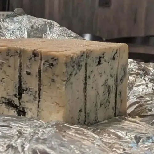 Due to popular demand, the period has been extended.
[Prosciutto, Fig, and Blue Cheese Naan]
@e_masala

Made with Italian prosciutto and Gorgonzola Piccante.
We've extended the offer by one week, and it will be available until October 25th.You can order this during dinner time.

*Takeaway is not available.
*During peak lunch hours, we may not be able to serve you. Please inquire for details.
¥1450 + tax

Please note that we may be temporarily closed.
We will be closed due to a festival in Nepal.
⚠️October 20th (Tue) - 22nd (Thu)⚠️

How to make a reservation
Official LINE account, online booking on our website, Instagram DM, phone.
→ @e_masala Link at the top of the profile


❖▓❖▓❖▓❖▓❖
E Masala
Nepalese spice cuisine
046-276-1875
5-minute walk from Chuo-Rinkan, Yamato City

11:30~LO14:30
17:00~LO21:00
No regular holiday

Please use the nearby coin-operated parking lot (discounts available for purchases of ¥3000 or more).