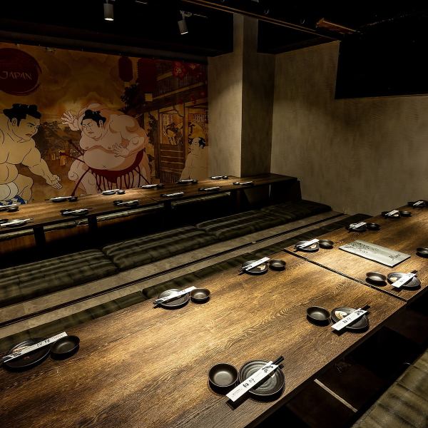 【各種ご宴会に】ご宴会に選ばれているのが、12名様~ご利用可能な堀りごたつのお部屋。ゆったりとしながら一体感もある落ち着いた空間は、各種宴会など様々なシーンに選ばれています。部屋をつなげれば54名様前後の大宴会個室にも。お気軽にご相談ください。