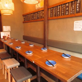 If you connect the tables together, we can accommodate groups of 10 or more people.