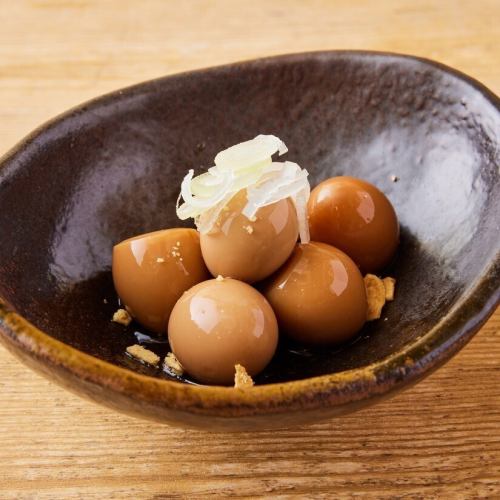 A wide variety of snacks to go with your drinks, starting from 209 yen♪