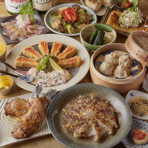 名物料理と圧倒的コスパで楽しめる宴会コースをご用意♪また酔いどれ名物！骨付き鶏の一本焼きも大人気！