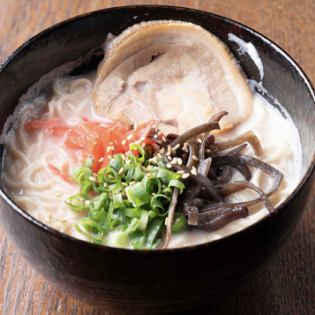 豚骨ラーメン