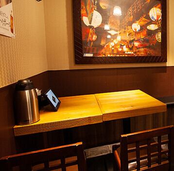 木のぬくもりが温かい店内でお食事♪