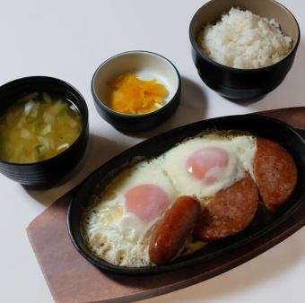 ソーセージ目玉焼き定食