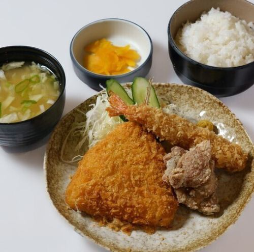 ミックスフライ定食
