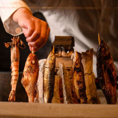 目の前で焼かれる炉端♪