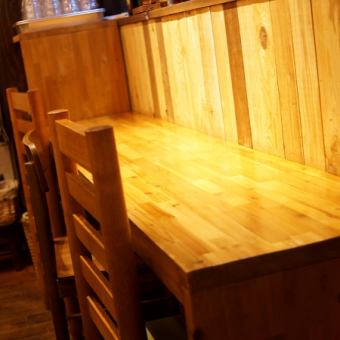 The counter seats are perfect for taking a short break during lunch or tea time.