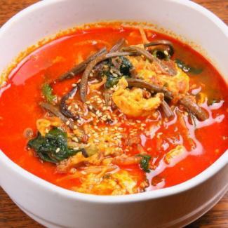 常連さんからの抜群のリピート率！裏メニューからの人気メニュー♪　テグタンスープ